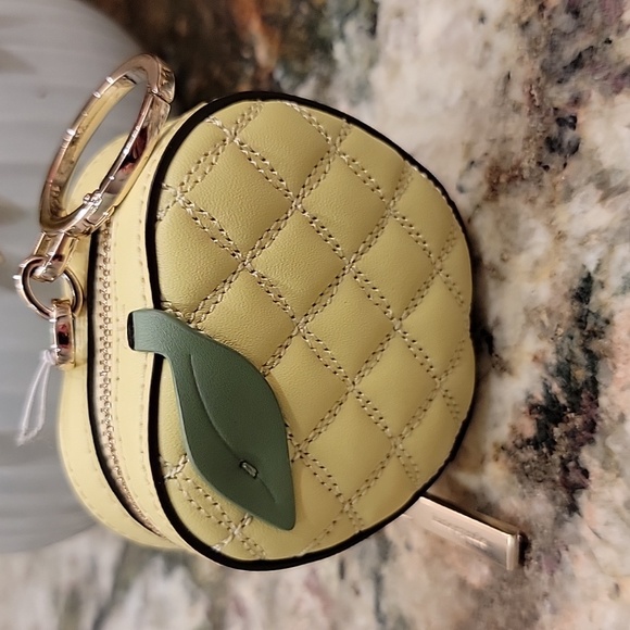 Kate Spade NWT Apple Green Honeycrisp Quilted Keychain Coin Purse Bag Charm - Picture 2 of 7